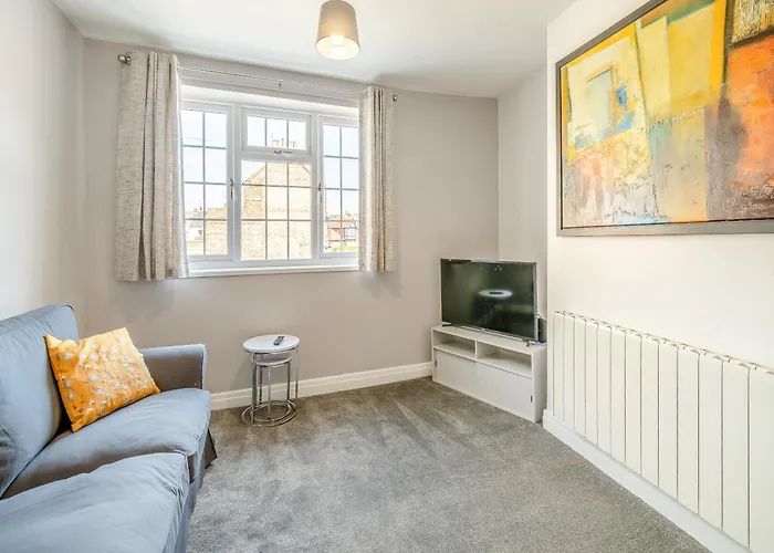 Buttercup Apartment - Uk42382